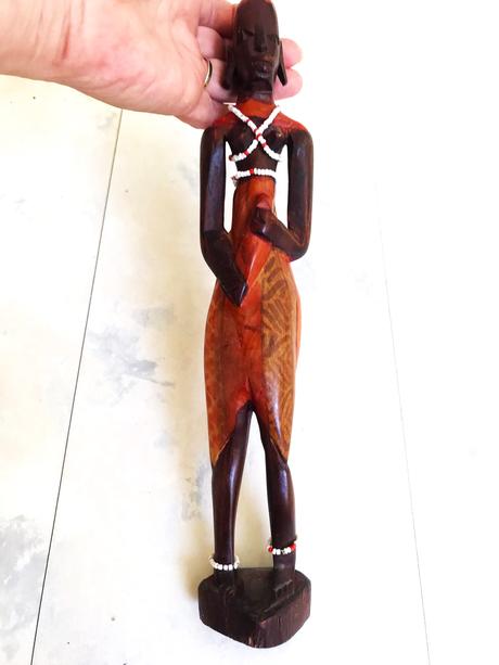 Drevená etno soška,