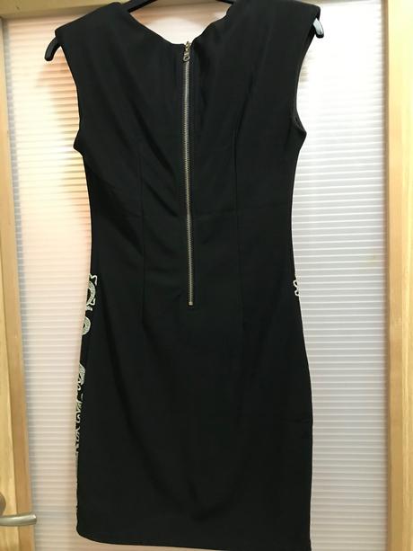 Puzdrové šaty s výšivkou, xs