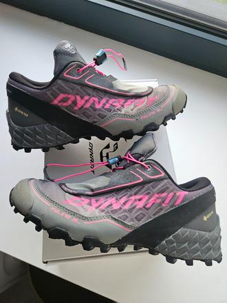 Turistické tenisky, 38