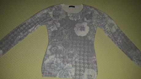 Kvietkovaný sveter, s