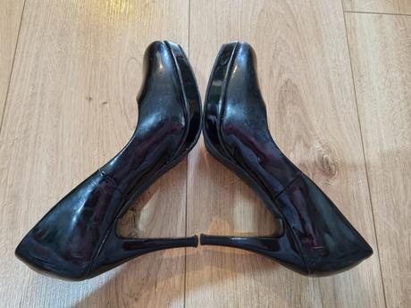 Cierne lakove lodicky, 36