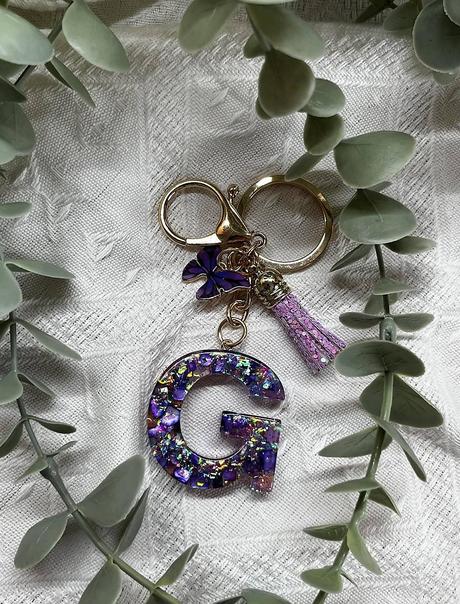 Ručne vyrobené živicové kľúčenky, 