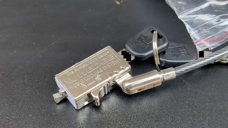 Zámok na macbook pro retina 13", nový, apple