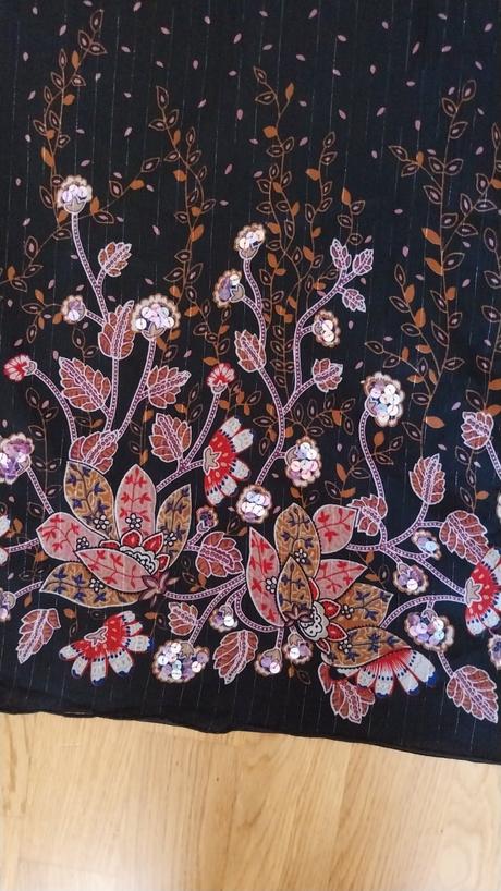 Krásne šaty na zaväzovanie okolo krku, c&a,s