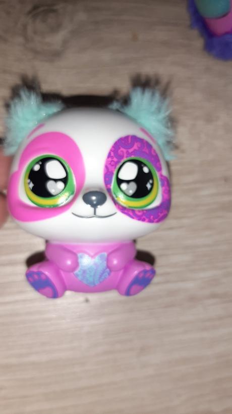 Interaktívna panda peek-a-roo furreal,
