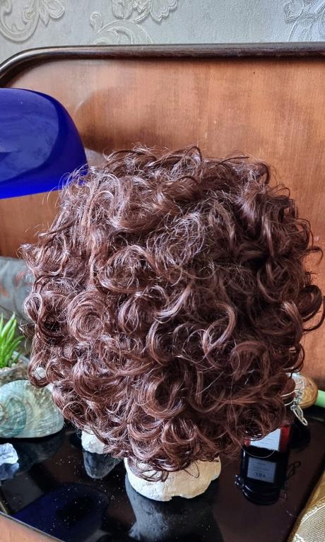 Parochňa kučeravá hnedo-mahagónová, 