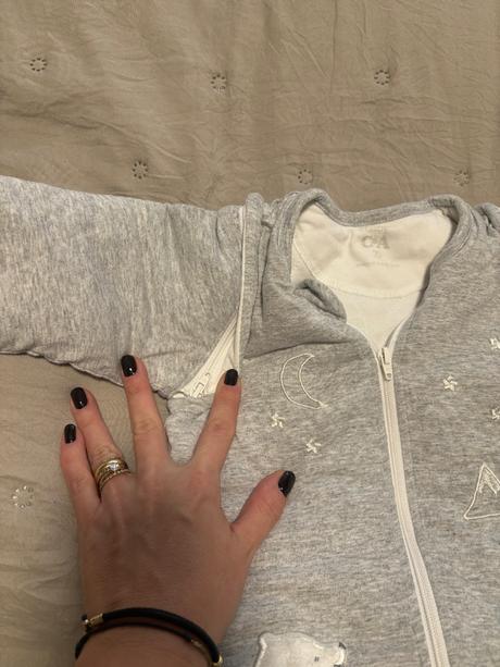 1+1,teplunky spací vak + jeden tenký zadarmo, c&a