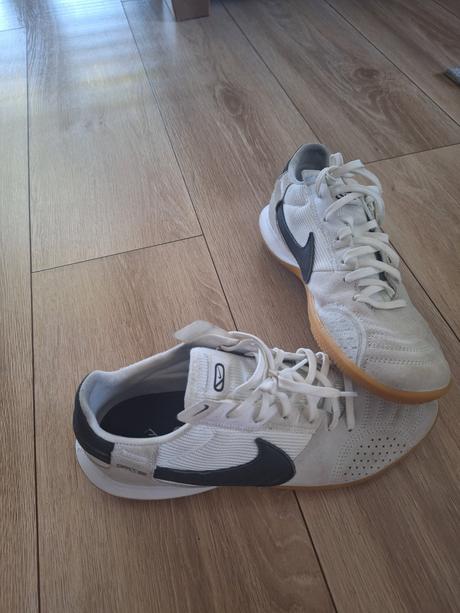 Tenisky halovky, nike,41
