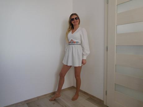 Šaty biele krátke dámske ozdobný pás-s, s