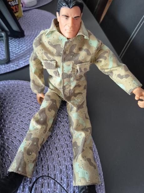 Panaky vojakov ohybne v nohach, 