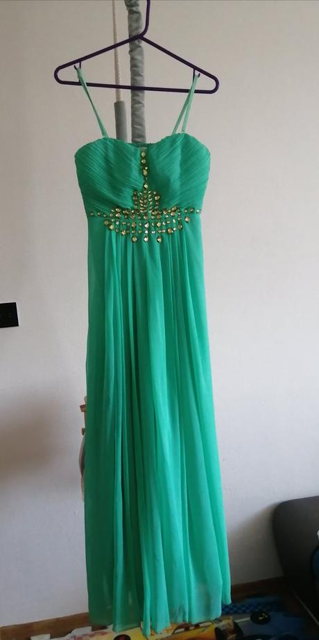 Mentolové šaty, 38