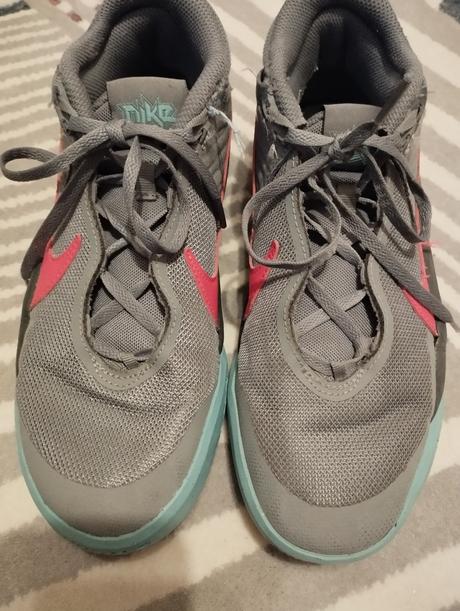 Basketbalové halovky, nike,37