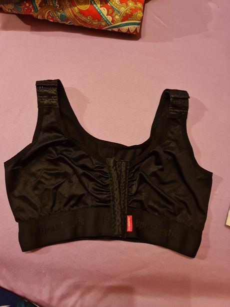 Kompresivna podprsenka po operacii prsnikov m, intimissimi,m