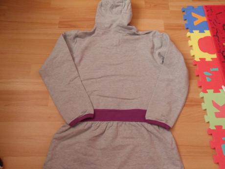 Predlz.mikina hannah montana na 14 rokov 5eur, 158