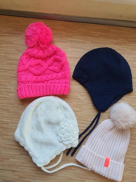 Ciapka s brmbolcom, h&m,80