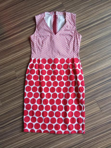 Bodkované šaty, 38