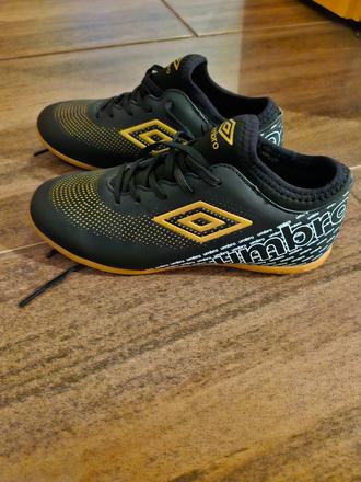 Umbro halovky nikdy neobute, umbro,35