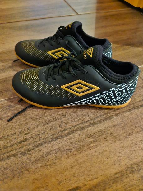 Umbro halovky nikdy neobute, umbro,35