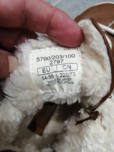 Kožené tenisky zara s kožuš. v34-35,vd 22,7 cm max, zara,34