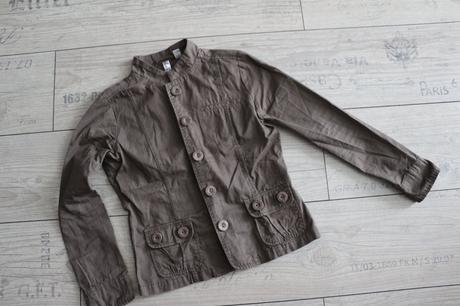 Jarná bundička, 134