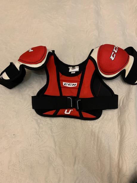 Hokejoví chránič, ccm,m