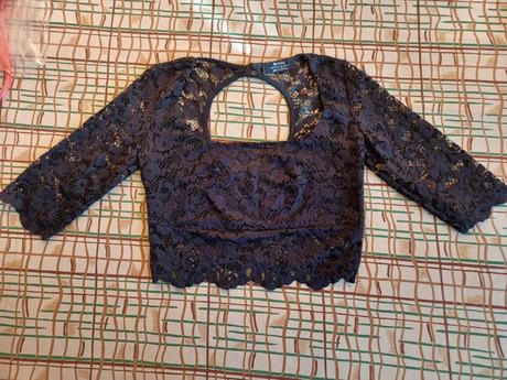 Čierny krajkový top, bershka,s