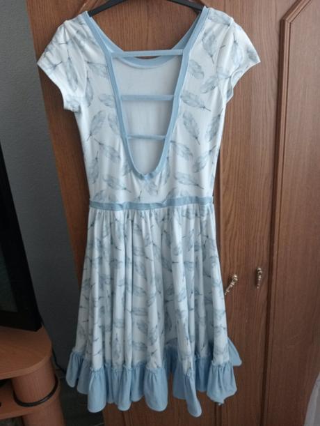 Šaty zuppa nádherné, 146