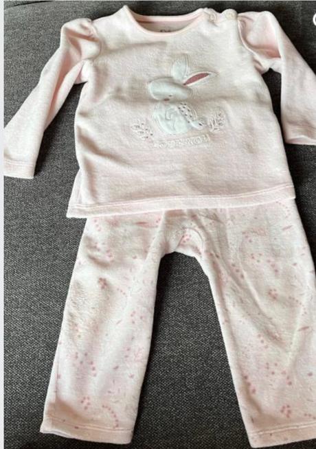 Peknucka suprava so zajacikom, c&a,80