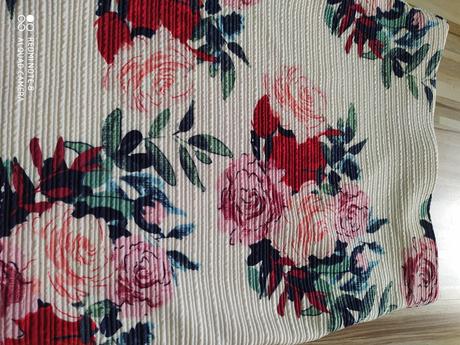 Predám kvetinovú sukňu, amisu,34