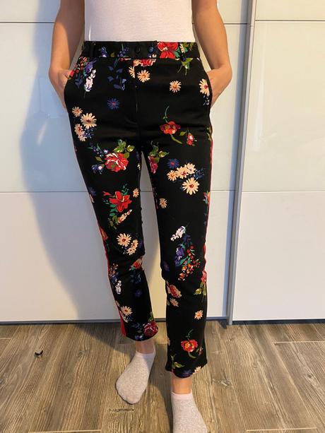 Kvetinkové nohavice, stradivarius,36