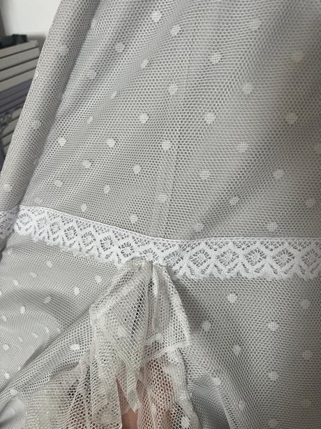 Cozydots teepee stan s krajkou, čipkou a volánmi,