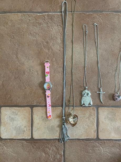 Detské náramky a retiazky,