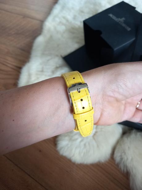 Zlte hodinky jacques lemans, 