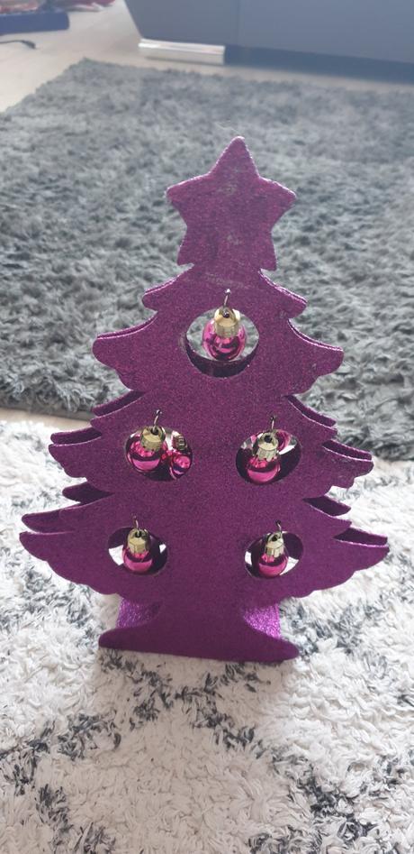 Vianočný fialový dekoračný stromček, 