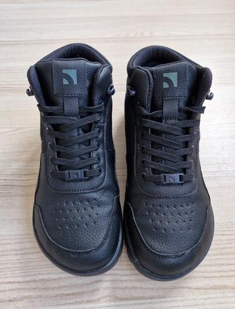 Urbanedge - all black 40, be lenka,40