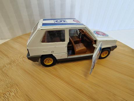 Retro model bburago fiat panda 45 rally 1983, 1/24,