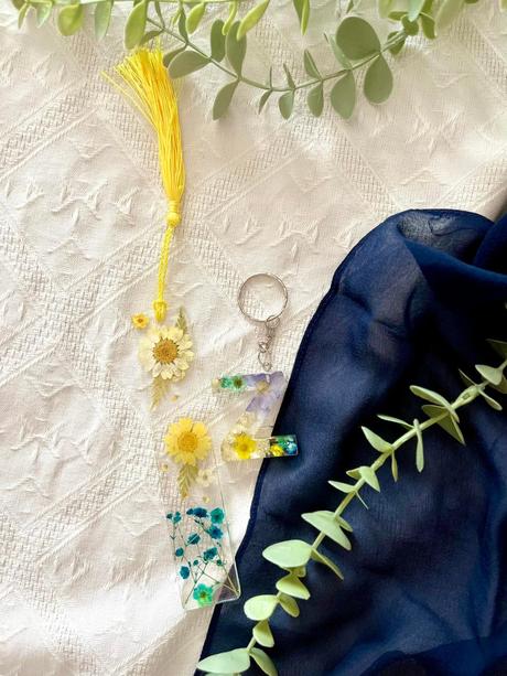 Ručne vyrobené živicové kľúčenky, 