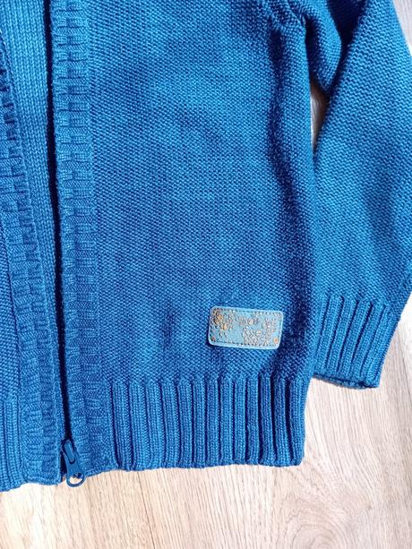 Krasny svetrik, f&f,110