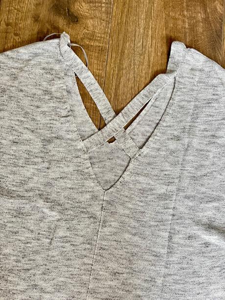 Dámsky sveter s v výstrihom a prekríženým chrbtom, amisu,xs