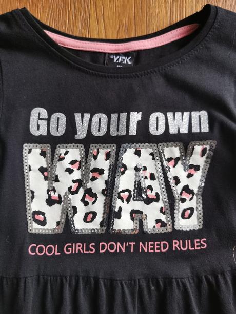 Dievčenské šaty, 128