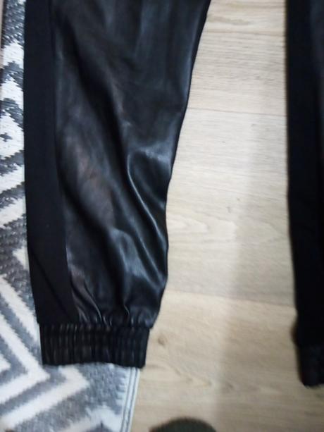 Vymakané kožené nohavice na gumu xs/m, s