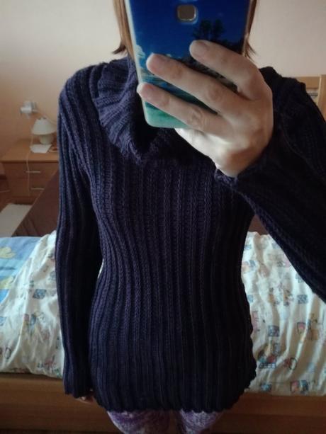 Damsky sveter s rolakom, 