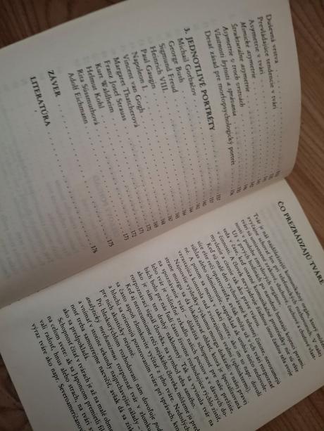 Čo prezrádzajú tváre dr.alfred j.bierach,