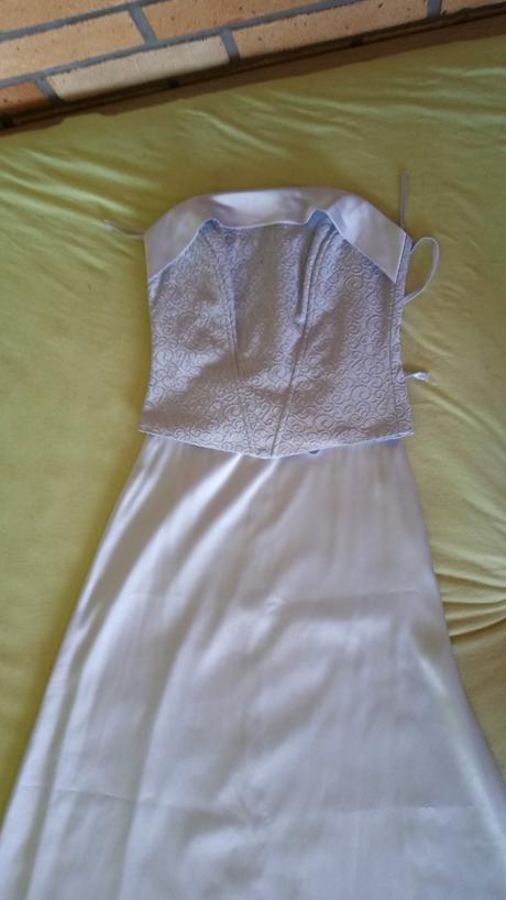 Korzetové šaty, 36