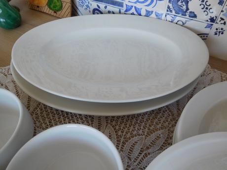 Biele porcelánové značené taniere misky na komp/po,