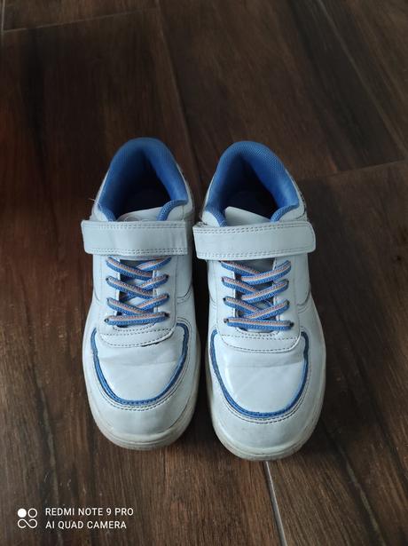 Botasky, reserved,33