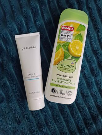 Farmasi aqua peeling a sprchový gél alverde,