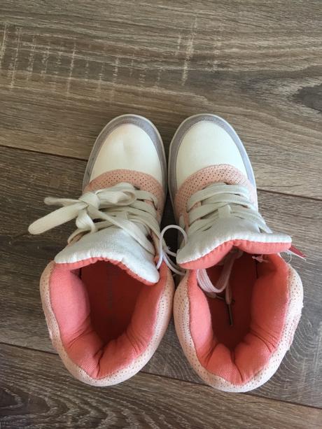 Dievčenské tenisky, 32