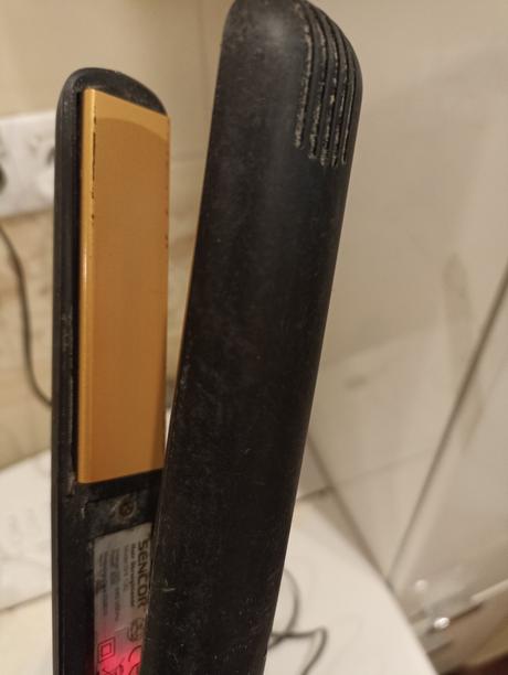 Žehlička na vlasy,