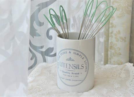 Keramická nádoba na kuchynské náradie, 